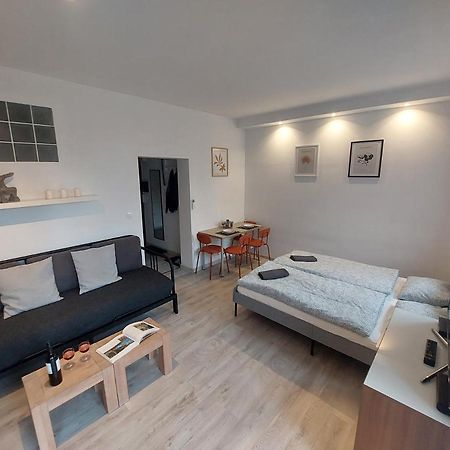 Utulny Apartman S Balkonom Apartment Bratislava Exterior photo